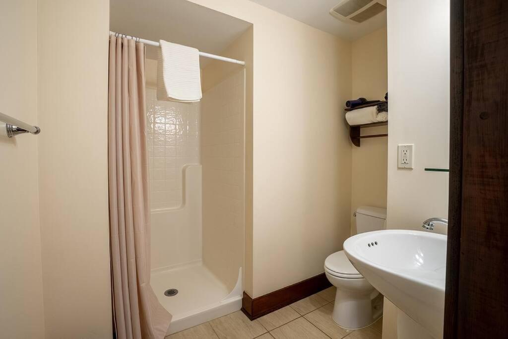 Charming 1Bd Suite In Capitol Hill - Foxglove Inn ซีแอตเทิล ภายนอก รูปภาพ