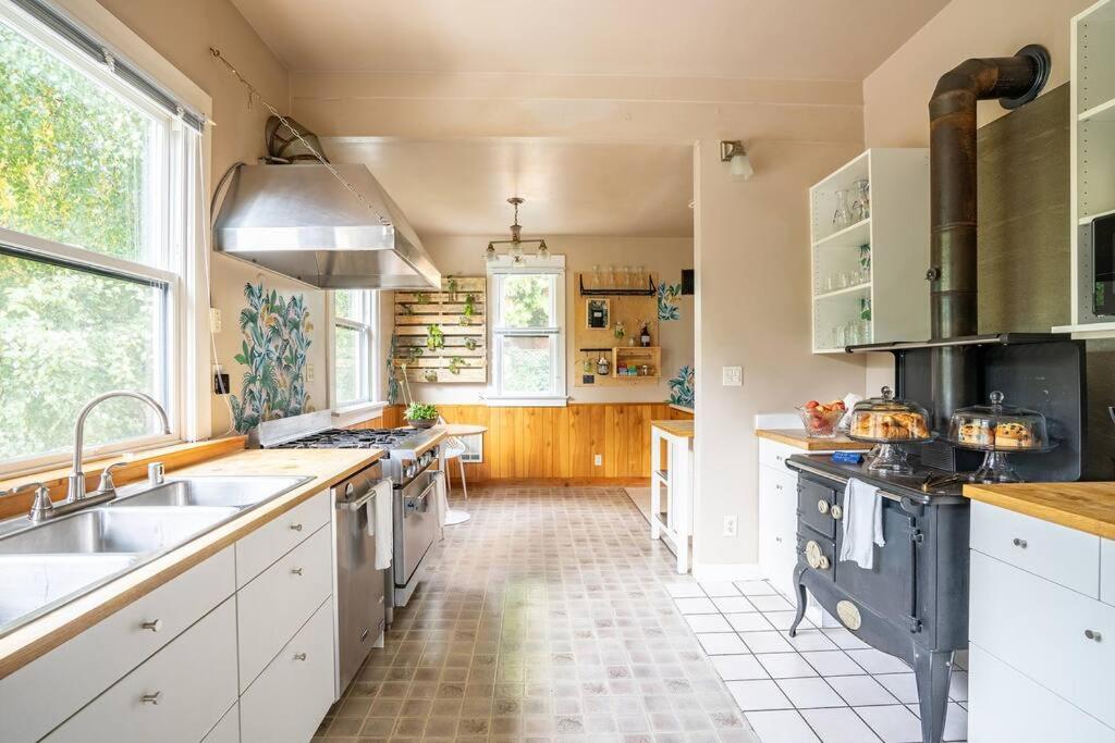 Charming 1Bd Suite In Capitol Hill - Foxglove Inn ซีแอตเทิล ภายนอก รูปภาพ