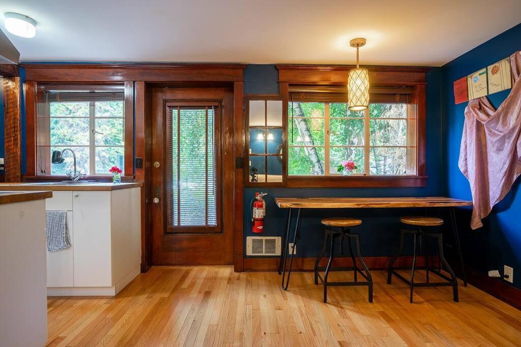 Charming 1Bd Suite In Capitol Hill - Foxglove Inn ซีแอตเทิล ภายนอก รูปภาพ
